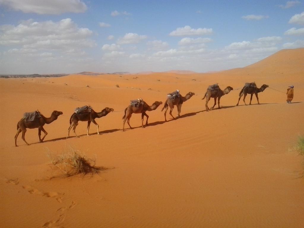 Bivouac Erg Znaigui Hotel Merzouga Eksteriør billede
