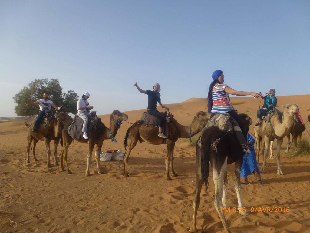 Bivouac Erg Znaigui Hotel Merzouga Eksteriør billede