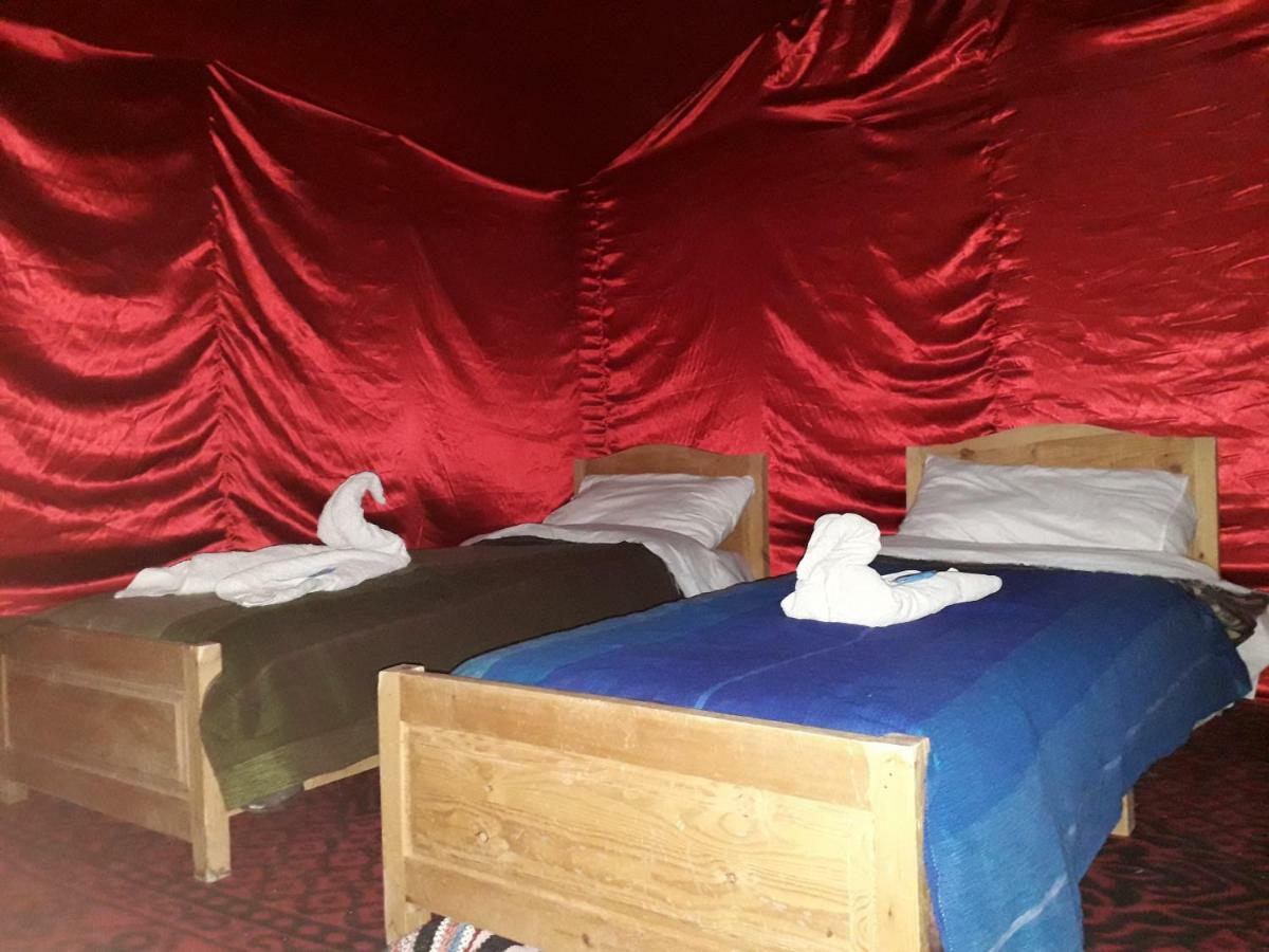Bivouac Erg Znaigui Hotel Merzouga Eksteriør billede