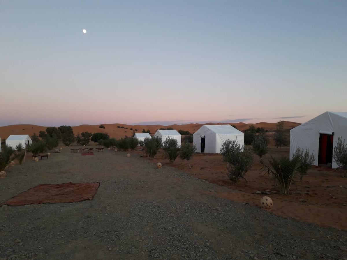 Bivouac Erg Znaigui Hotel Merzouga Eksteriør billede