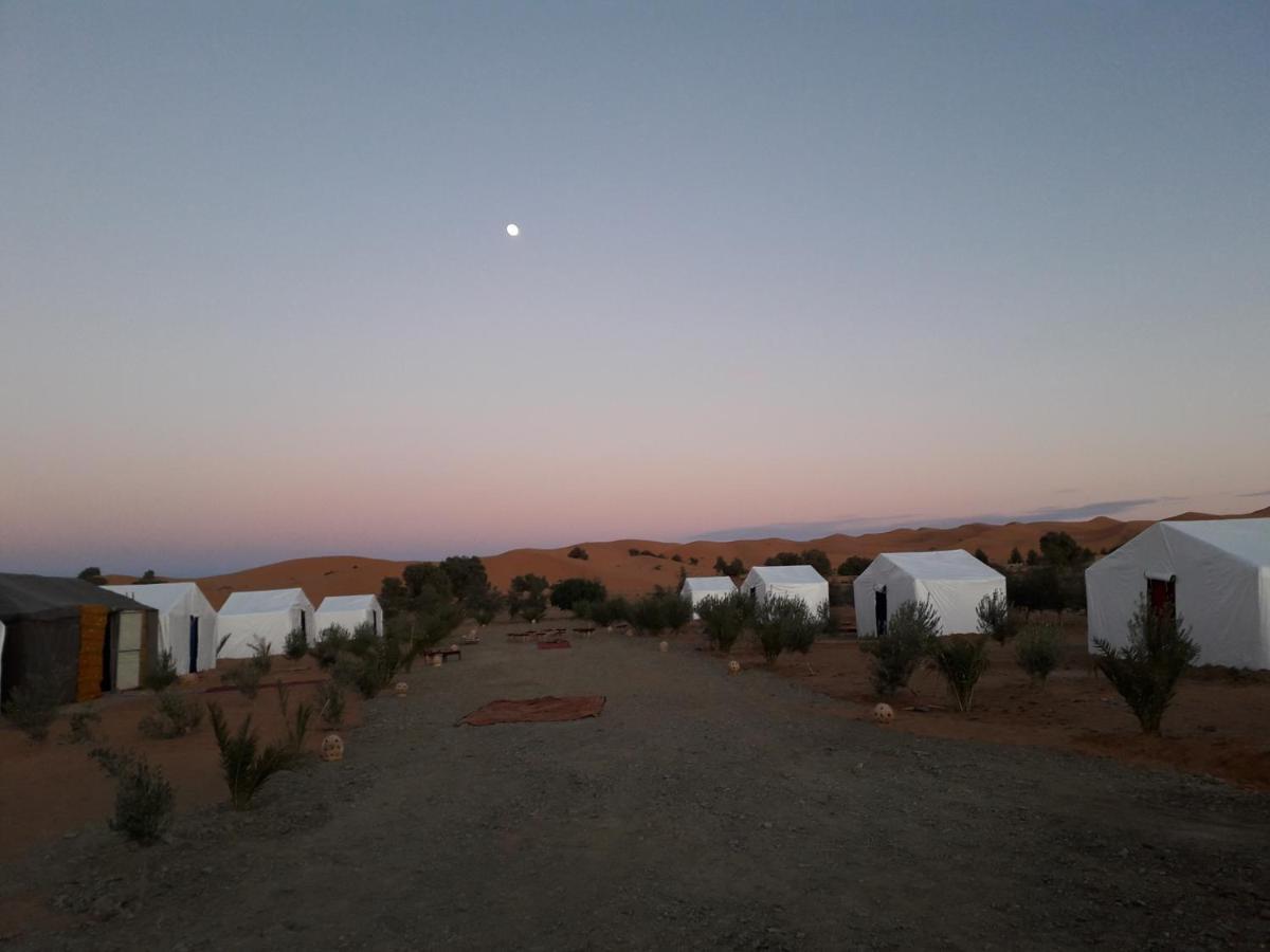 Bivouac Erg Znaigui Hotel Merzouga Eksteriør billede